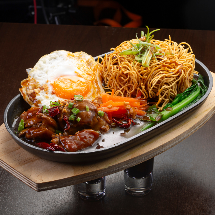 Sizzling Yee Mee with Soy-Based Minced Chicken - RM21